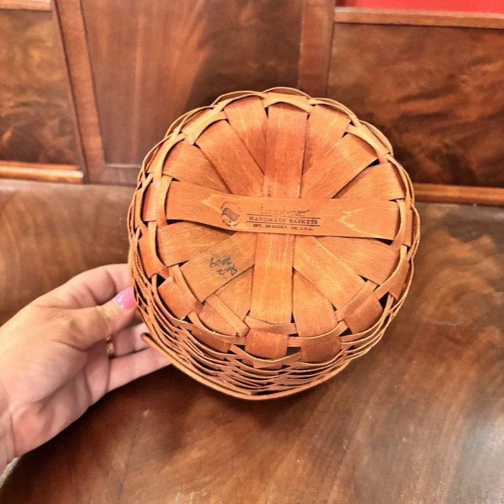 2009 Longaberger Small Round Basket w Protector Liner Leather Handles 6